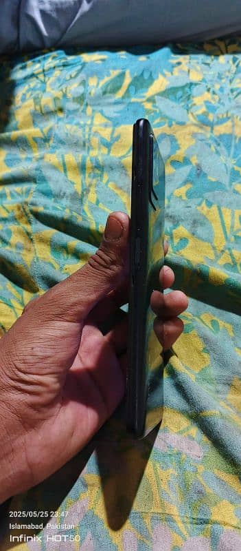 Infinix note 10 with box 10/9 condition only per break ha small hah 2