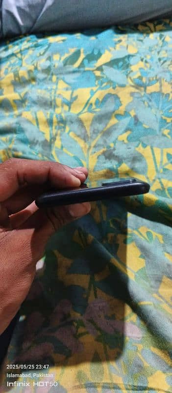 Infinix note 10 with box 10/9 condition only per break ha small hah 3