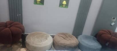 3 tyre cousin and 2 seats