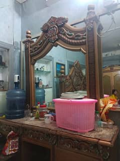 Dressing table