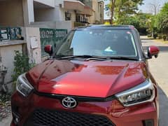 I am selling my new car toyota raize full option