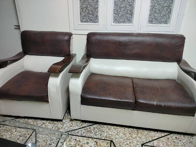 It is used 7 seater sofa set but in good condition 3