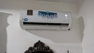 only a season used 1 ton invertron series ac installed in guest room