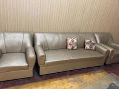 sofa set 131ke 2set hein bilkul new condition ke hein