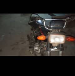 2017 model hai bike mein koi Kam nh hai neend end clean bike hai
