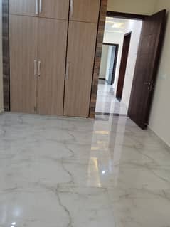 5 Beds Corner New
