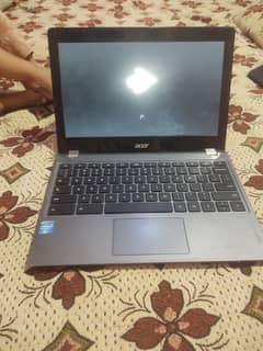 Acer C740 128GB SSD 2GB RAM  11.6 Display Windows 10 9 Hours Battery