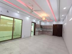 1 Kanal Upper Portion for Rent in DHA Phase 7 Prime Location, Ideal Family Home!