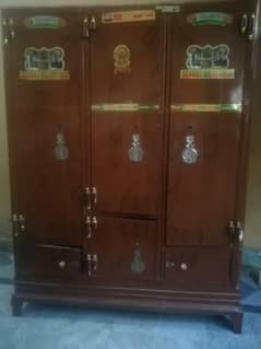 iron 3 doors almirah (old)