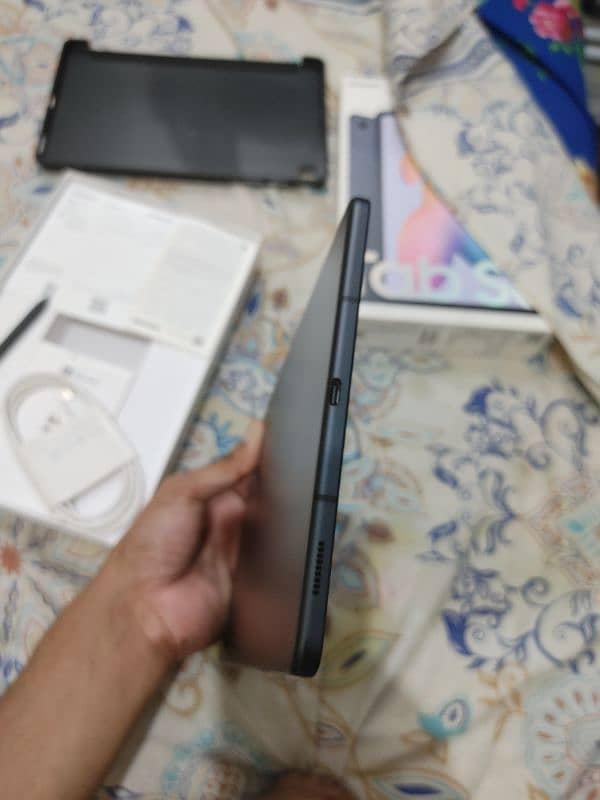 Brand New Samsung Tab S6 Lite 2022 2nd Gen with s pen Stylus keyboard 7