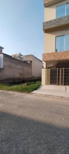 Used Triple Story Four Years Old Shban Iqbal Block Beat 2 Prime Location Only One Option In Society All Accessory Is Available