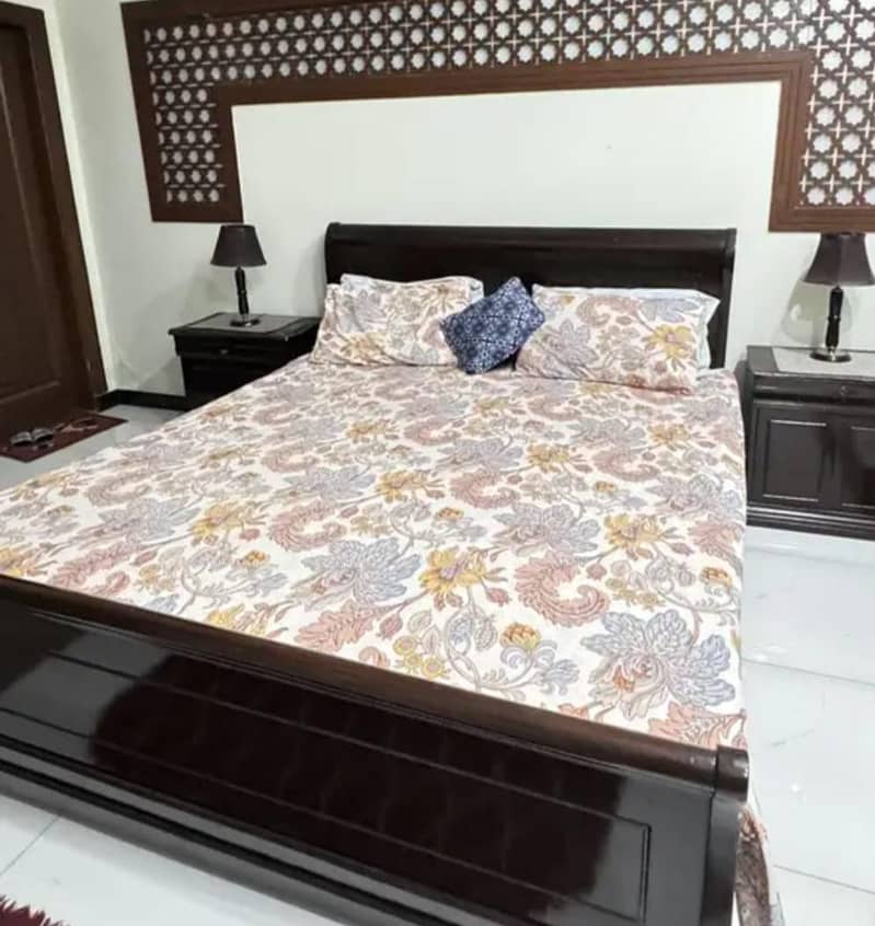 King size double bed with side tables with mattress 1