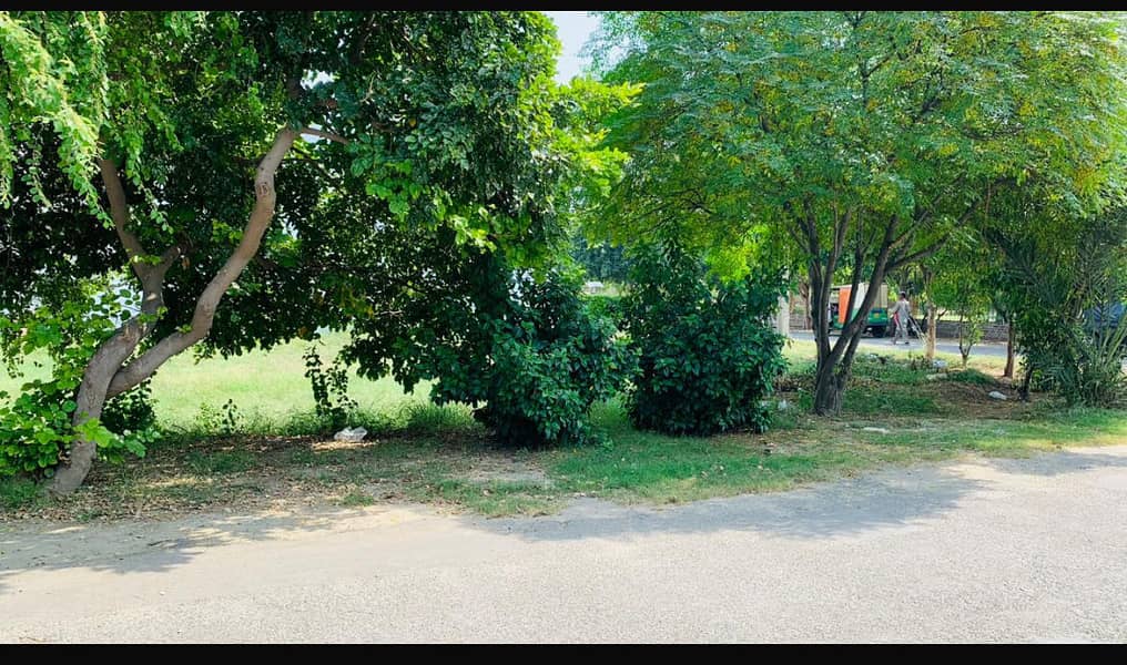 Corner/ Park Facing Plot 1