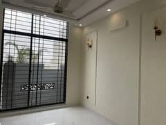5Marla House For Rent Beautiful House Near To Park Near To Commercial Ideal Location