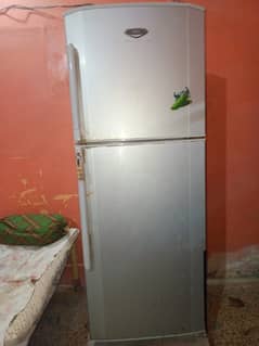 FRIDGE FOR SALE  MEDIUM  SIZE  IN KARACHI 03350215296 FNL  P RS 50000