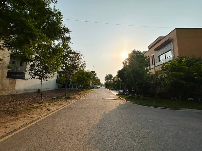 5 Marla Builder Location Plot For Sale In Jade Extension Block ParkViewCity Lahore 4