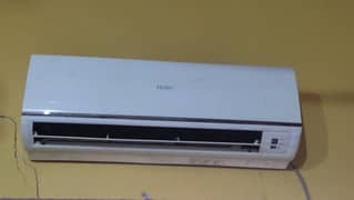 Hair AC 1 ton non inverter good in running condition