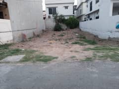 10 Marla Plot For Sale In Topaz Block Facing Park