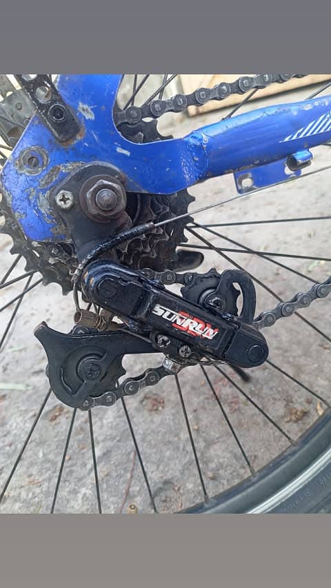 Imported bicycle with gears in Ok condition get and go 1