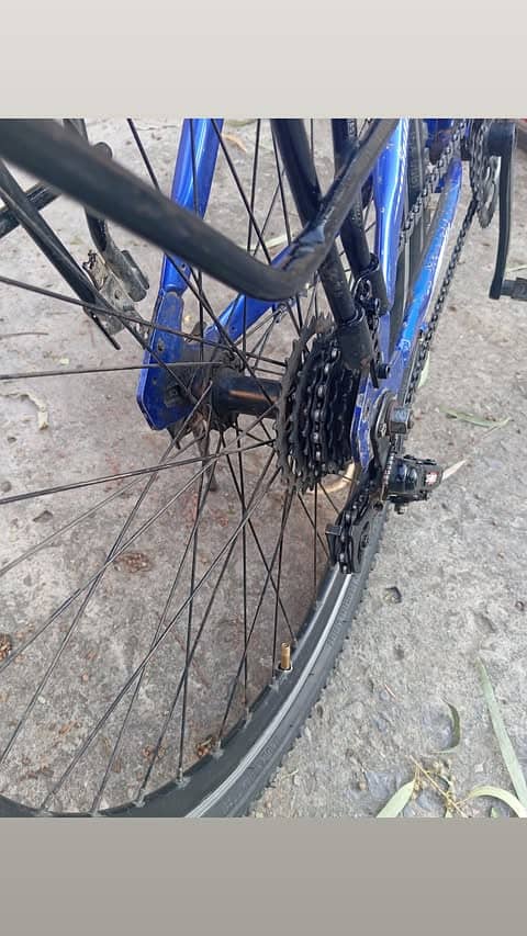 Imported bicycle with gears in Ok condition get and go 2