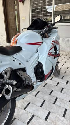 SUZUKI HAYABUSA |MODEL 2011||THRILLING MACHINE||SPORTS & HEAVY BIKE|