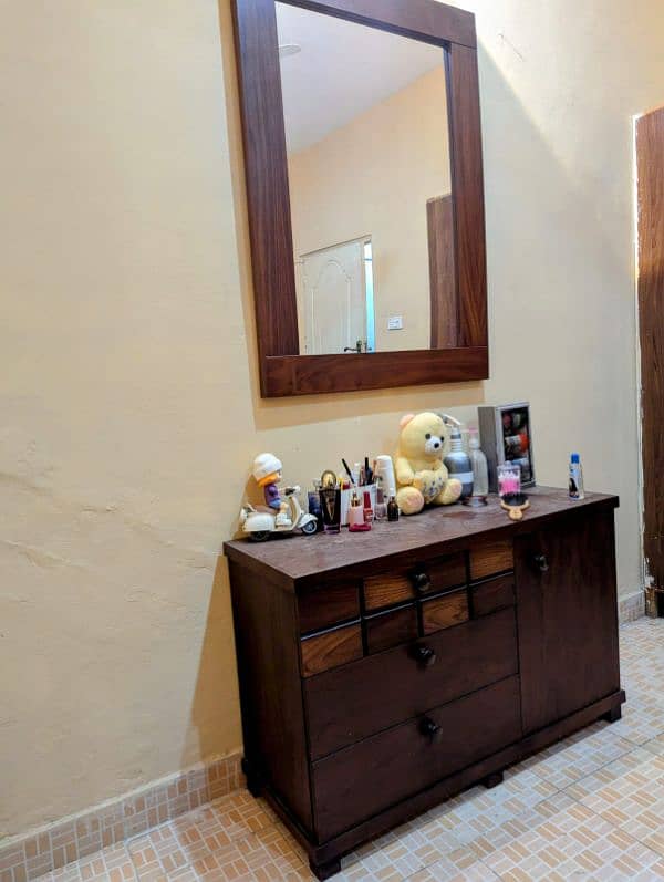 Dressing Table with Mirror 1