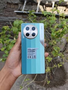 Tecno Camon 30