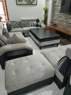 L shape sofa 9 Seater with 4 small stoules