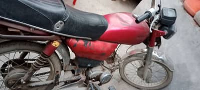 Motor cycle running condition. condition pics me dekh lean