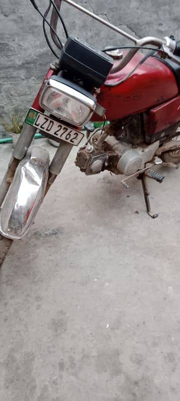 Motor cycle running condition. condition pics me dekh lean 1