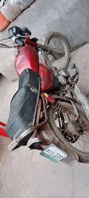 Motor cycle running condition. condition pics me dekh lean 2