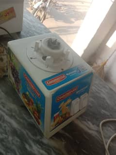 juicier machine plus 2 jugs