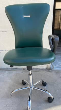 computer chair / revolving chair