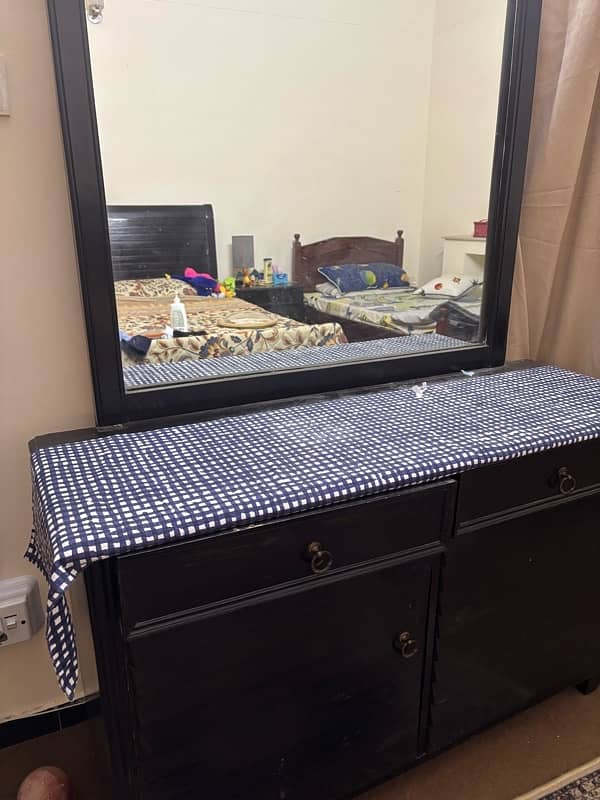 Double bed with side tables and dressing table 2