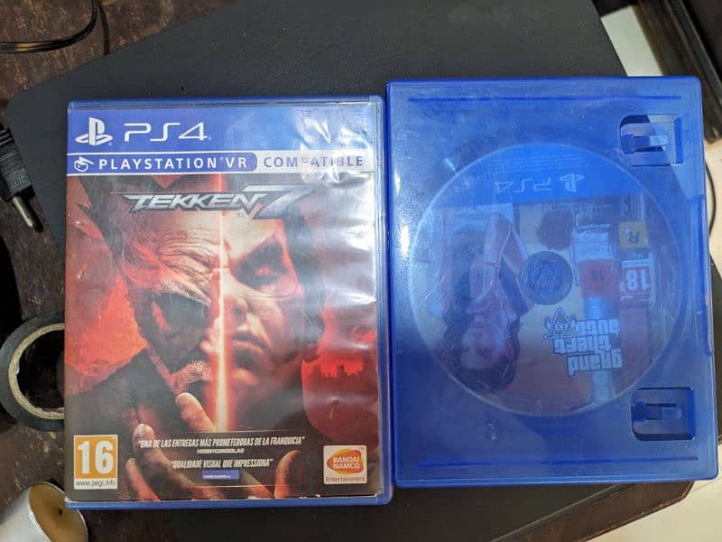 playstation 4 slim in perfect condition with two controllers 4