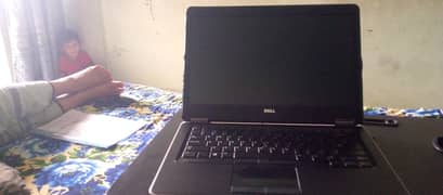 Dell latitude E7440 core I 5 4th Gen 8 GB ram 128 GB ssd