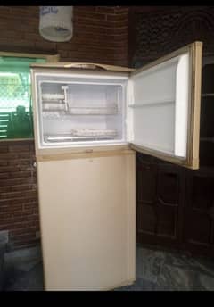 wawes fridge in good condition