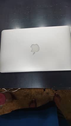 Apple mike book . . 128 gb. . 10/10 set ha all ok ha . . charger ka sth ha.