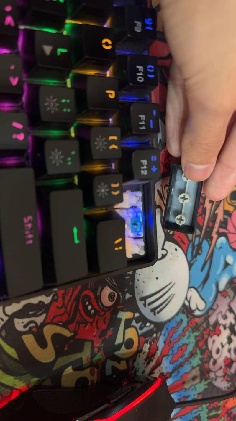 Gaming Mechanical Keyboard with blue Switches And Replaceable keys 1