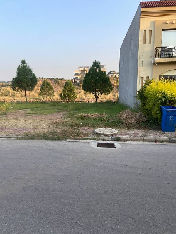 Bahria Enclave Islamabad Pair Plots, Open Farm A Prime Location Land With Back Open Of Huge Green Belt. It's A Exclusive Plot Are Available For Confirm Offer 0