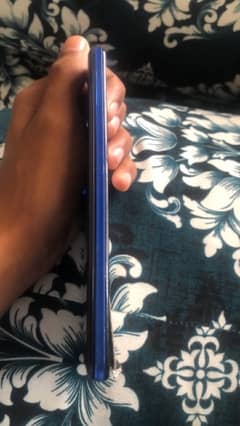 Sharp Aqous r5 (exchange possible with any mobile (