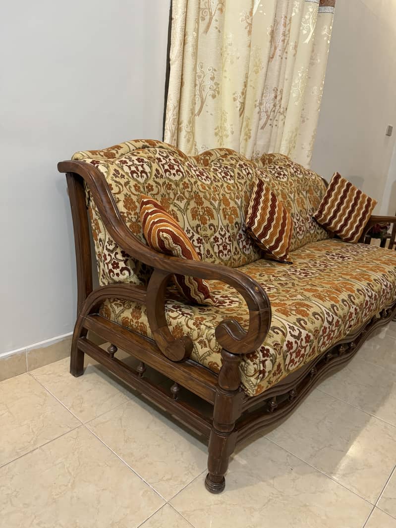 Sofa set with Table 2