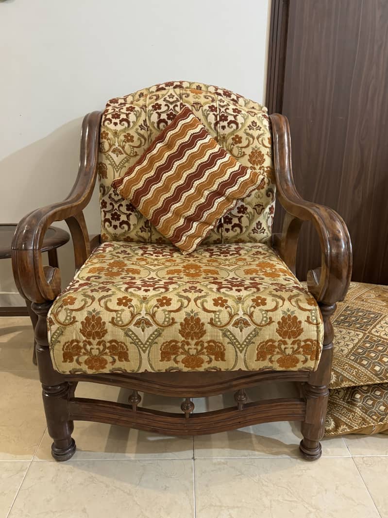 Sofa set with Table 5