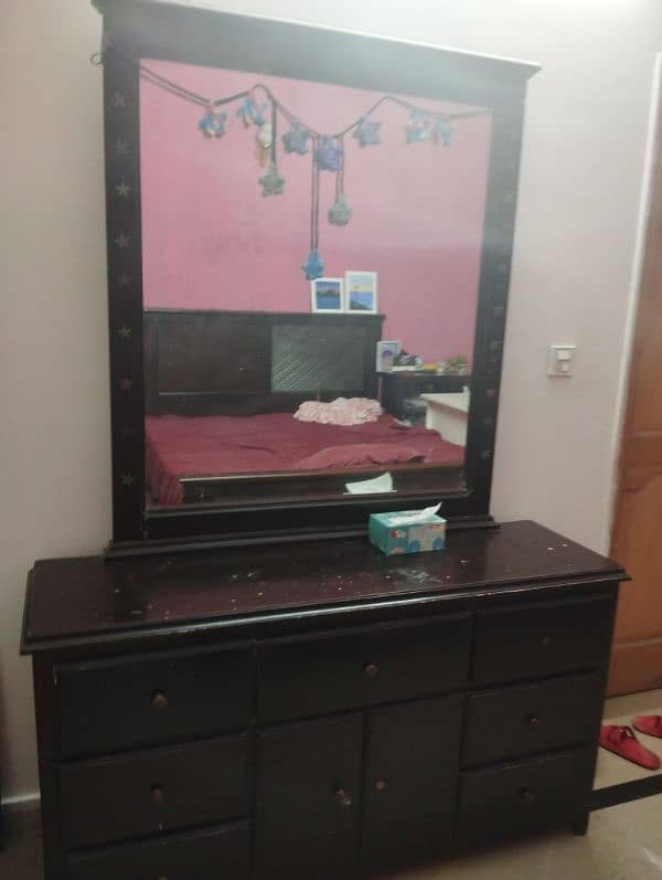 dressing table 0