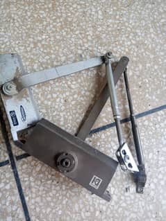 door closer