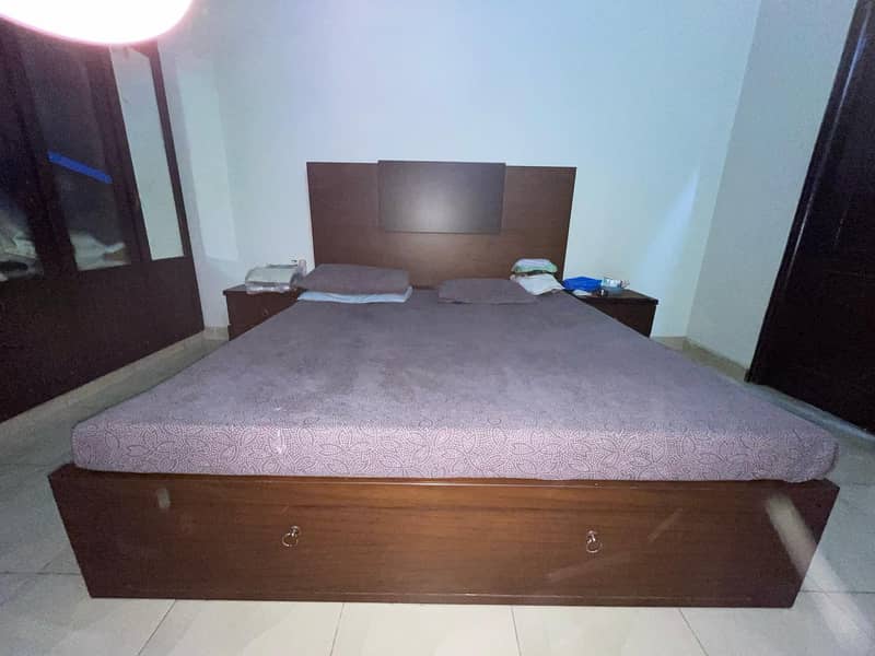 bed set with storage and 2 side tables new bed set 0