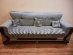 5 seater sofa set and table
