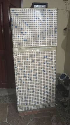 Dawlance Refrigrator Medium size for sale