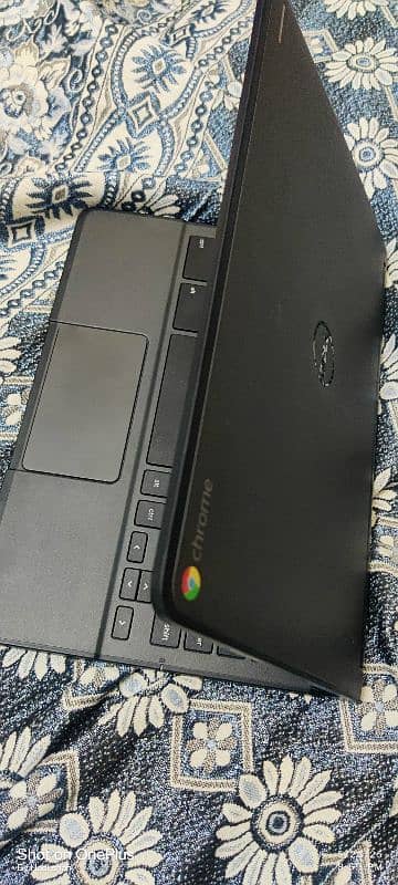 Dell new laptop with lush condition not used 10/10 with best price 0