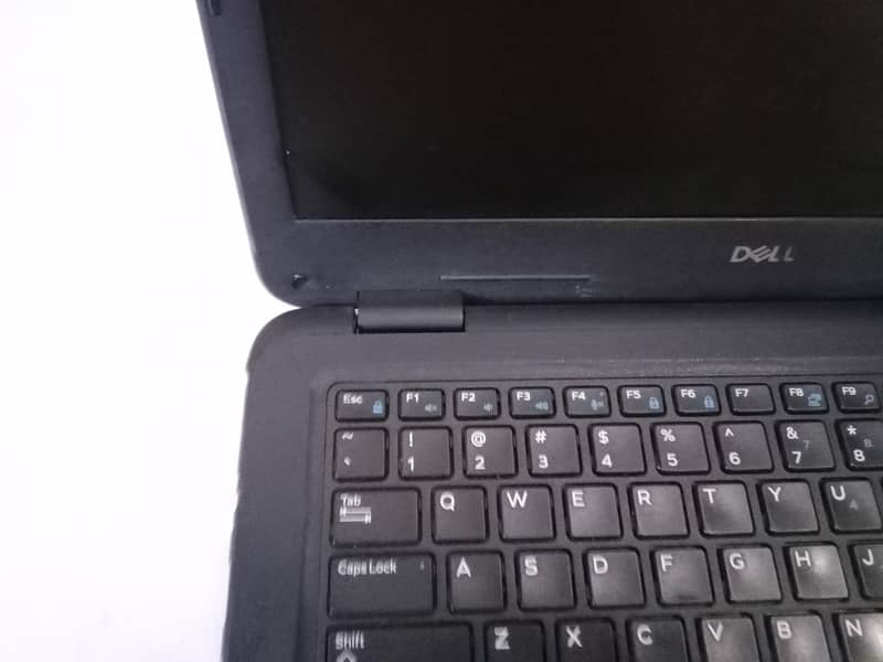Dell Latitude 3300 core i3 7th Gen with DDR4 Ram slim machine 4